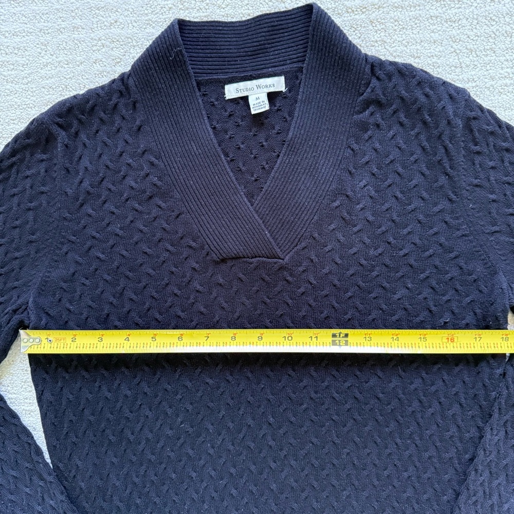 STUDIO WORKS | Black Cotton V-Neck Cable Stitch Sweater Sz M - Picture 4 of 6